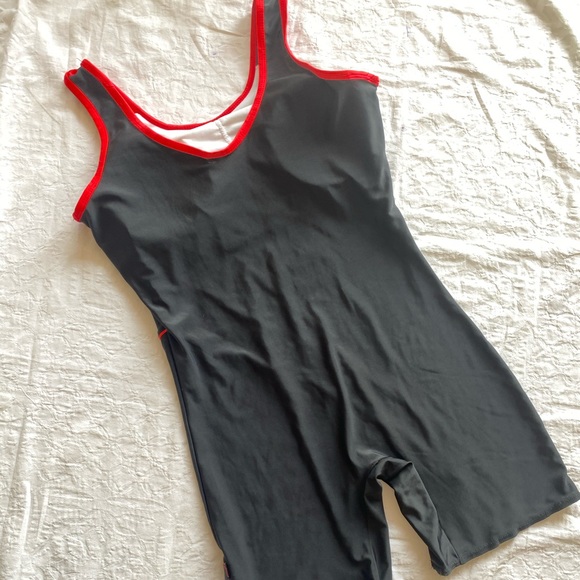 Black Swimming costume Preloved - Picture 3 of 9